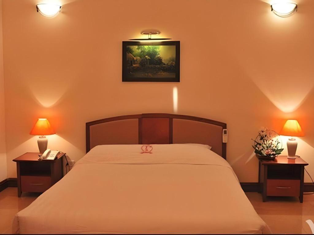 Cwd Hotel Hanoi Exterior photo