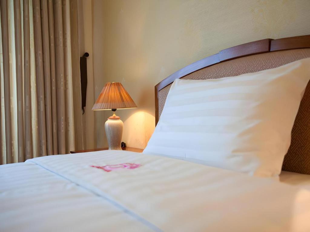 Cwd Hotel Hanoi Exterior photo