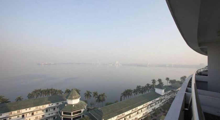 Cwd Hotel Hanoi Exterior photo